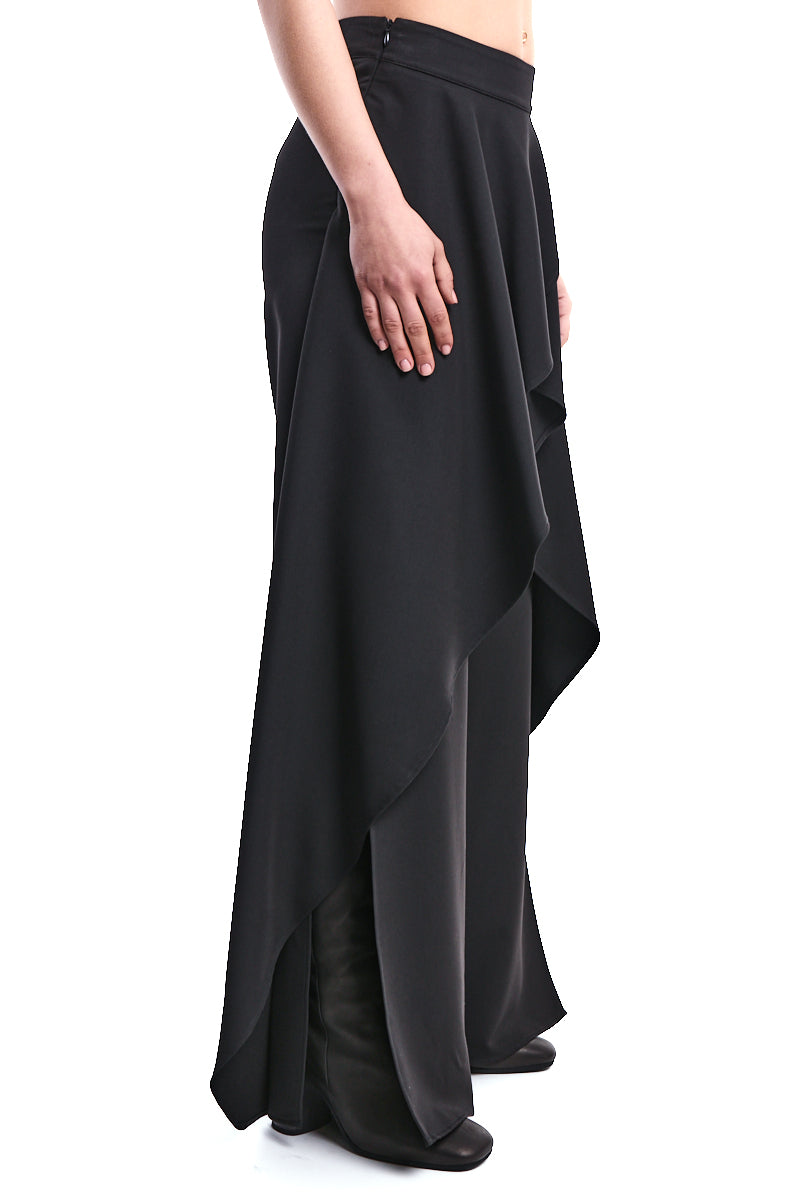 BLACK HIGH-RISE FLUID PALAZZO WITH SIDE SLITS
