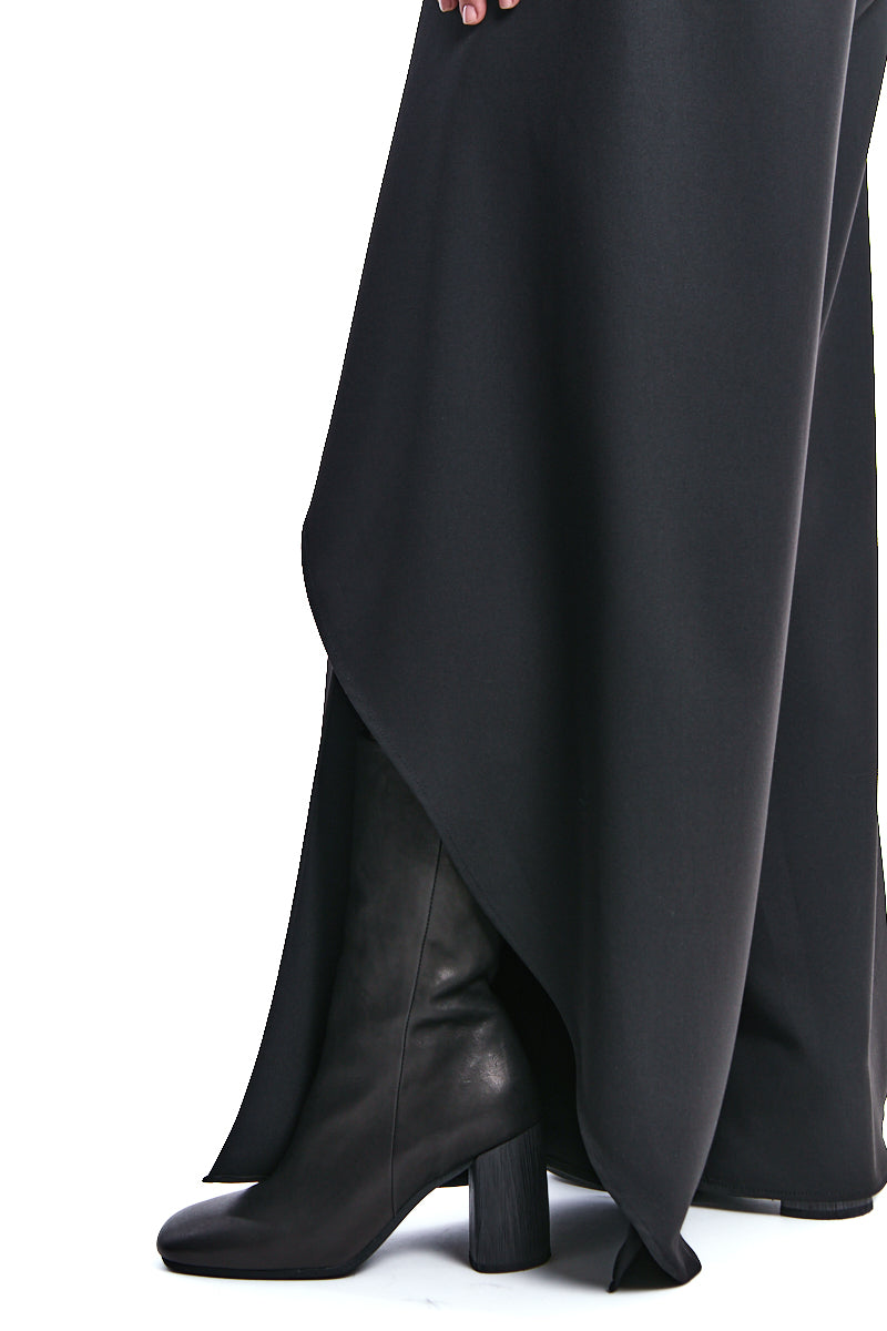 BLACK HIGH-RISE FLUID PALAZZO WITH SIDE SLITS