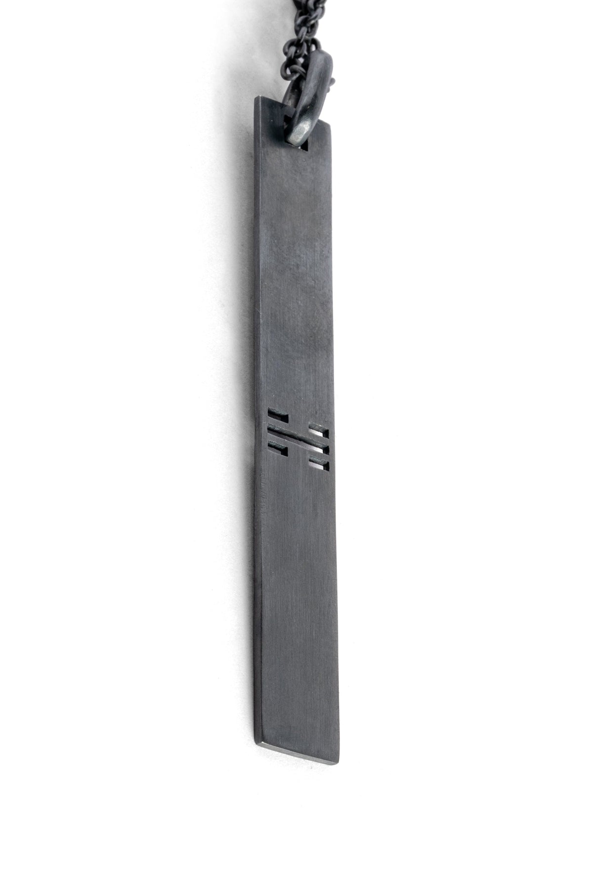 PARTS-OF-FOUR-SHOP-ONLINE-PLATE-NECKLACE-SUGERMANS-PUNCHOUT-KA__2_6AFF59F4-064A-458F-8069-29E8F36D84B1