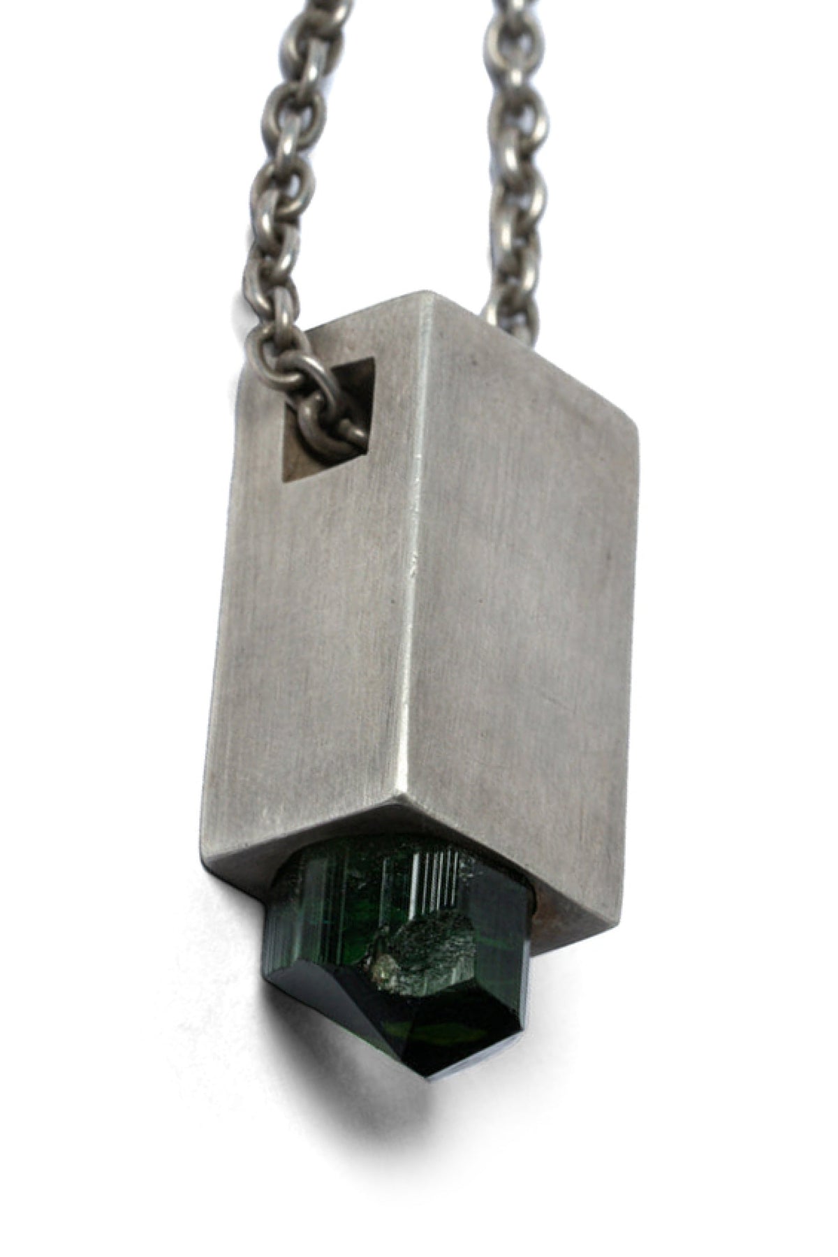 PARTS-OF-FOUR-SHOP-ONLINE-TALISMAN-CUBOID-NECKLACE-SPECIMEN-CHROME-TOURMALINE-DA-CHT__2_A1C42D45-F891-44E8-9E89-C3E3DDA650DB