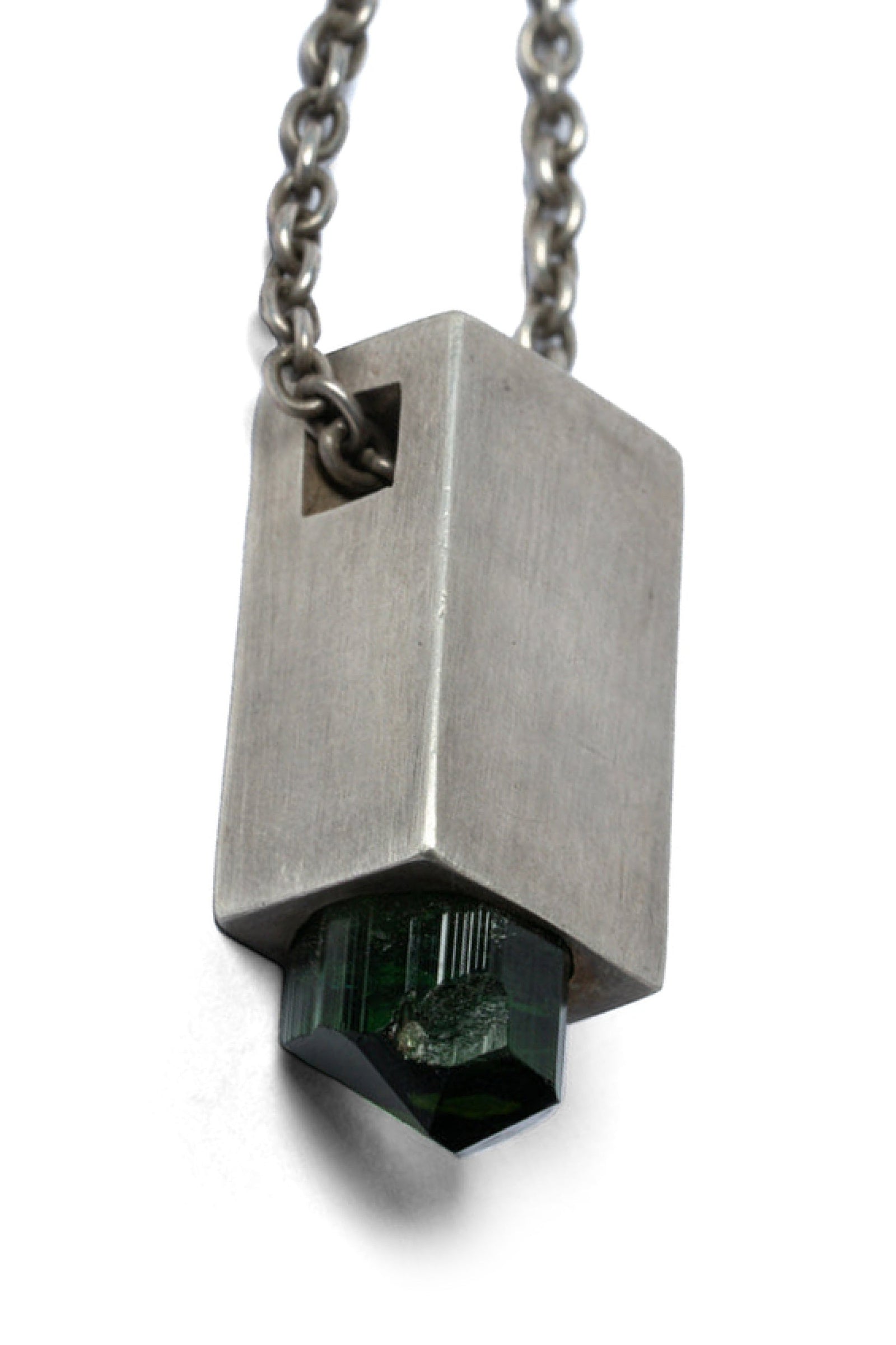 PARTS-OF-FOUR-SHOP-ONLINE-TALISMAN-CUBOID-NECKLACE-SPECIMEN-CHROME-TOURMALINE-DA-CHT__2_A1C42D45-F891-44E8-9E89-C3E3DDA650DB
