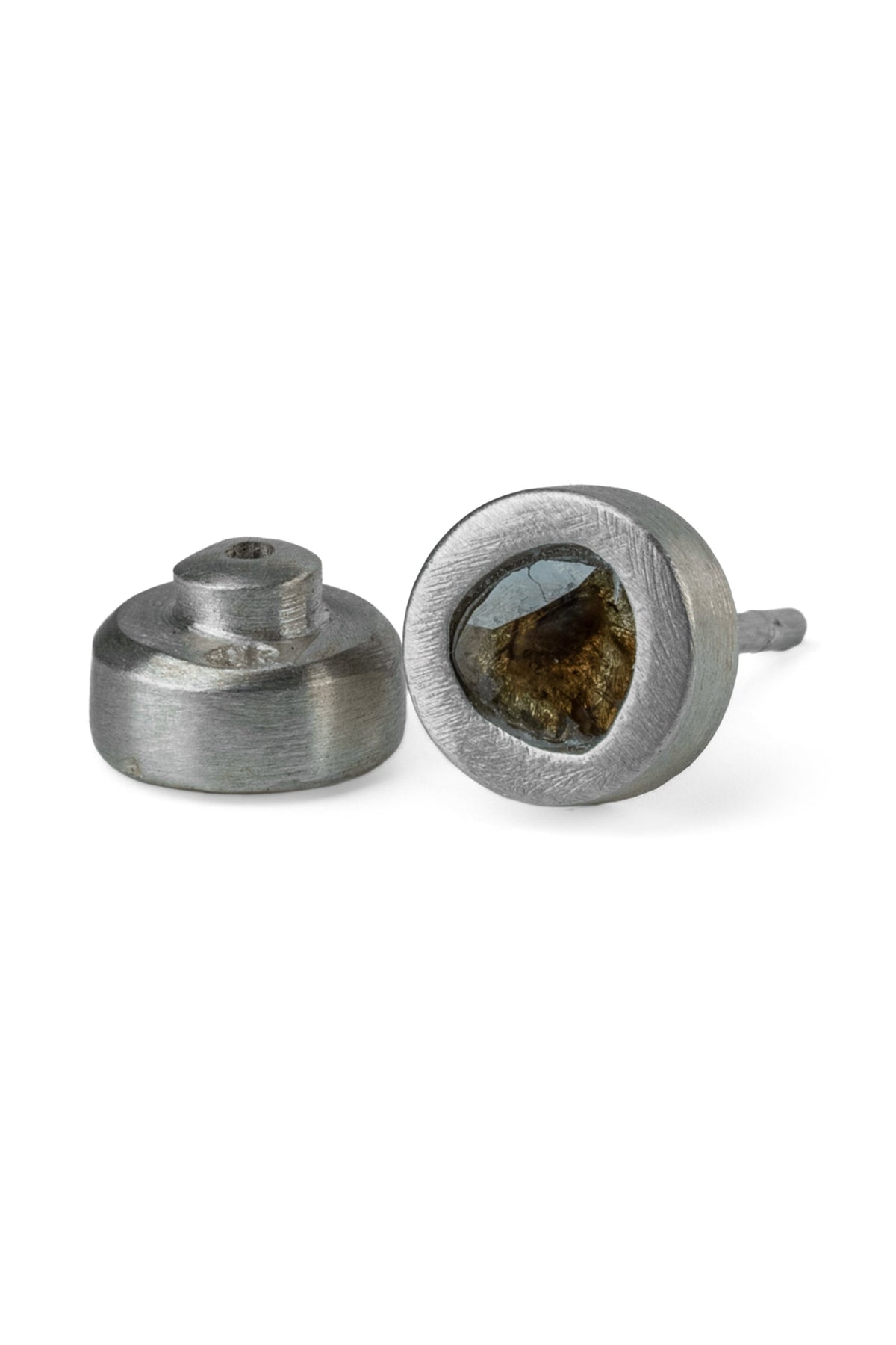 PARTS-OF-FOUR-SHOP-ONLINE-TINY-STUD-EARRING-0-1-CT-DIAMOND-SLAB-MA-DIA-1__2_DB48A016-E253-43DA-81E9-594B38B5D204