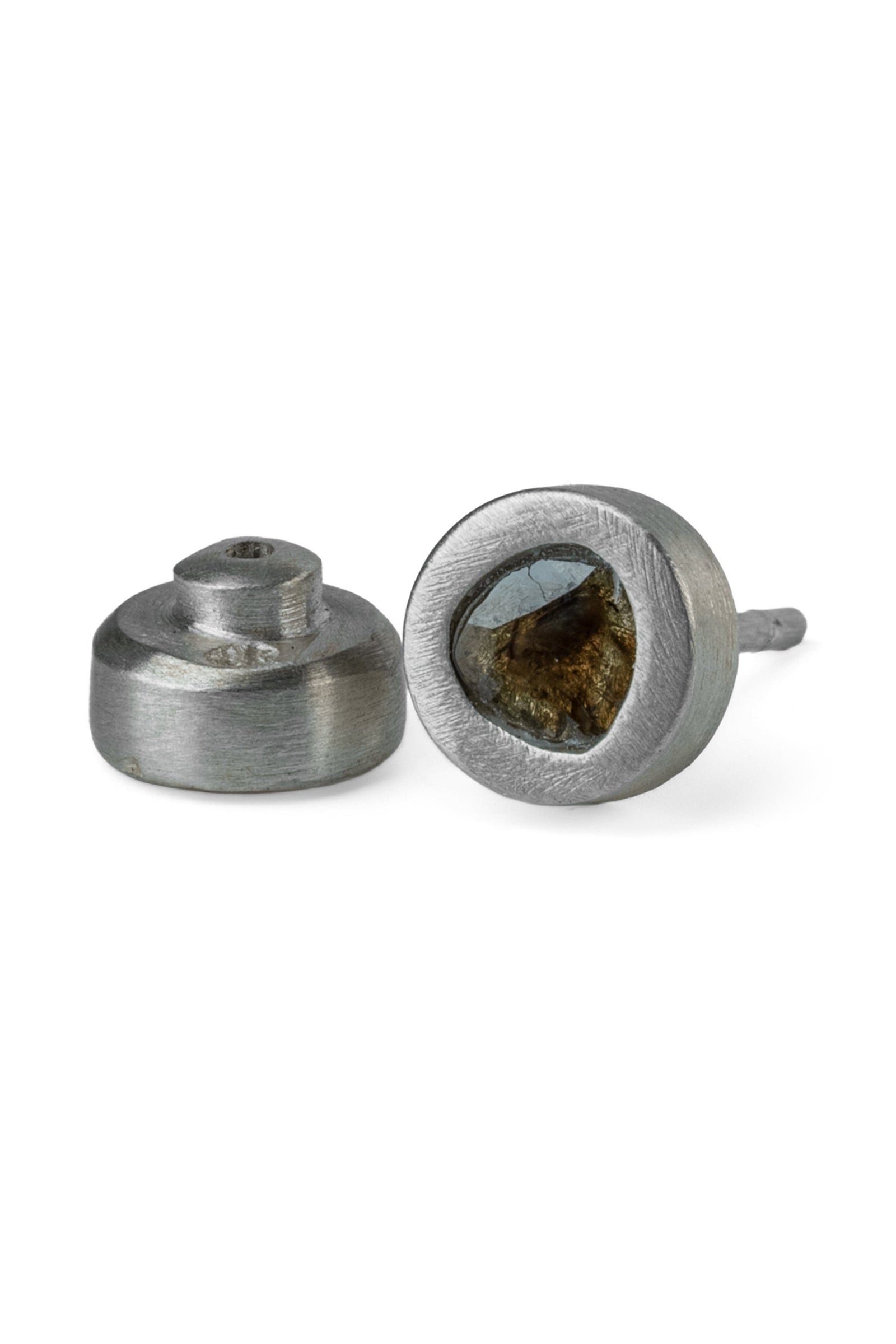 PARTS-OF-FOUR-SHOP-ONLINE-TINY-STUD-EARRING-0-1-CT-DIAMOND-SLAB-MA-DIA-1__0_46FC6E07-F6D1-4AD0-917E-4563EEE9C253